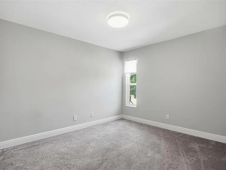 727 N Himes Ave — Photo 24