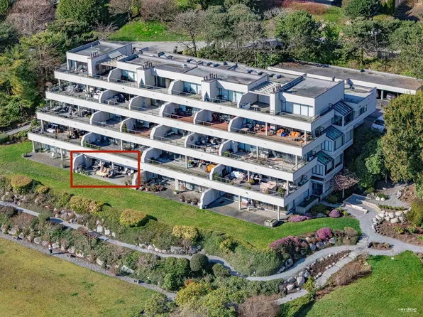 2238 Folkestone Way #11, West Vancouver, BC V7S 2X7