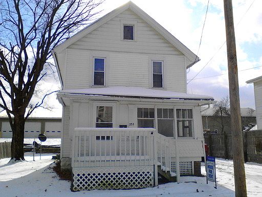 1st image of 233 W 13th St
