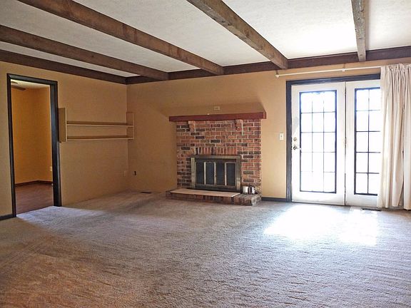 5th image of 6786 Castlebrook Dr