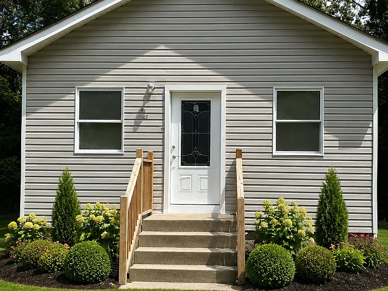 112 Maple Ave — Photo 1