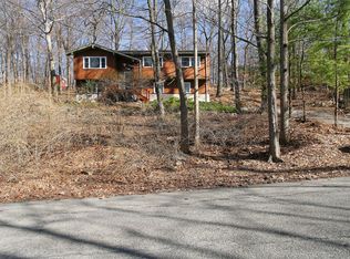40 Sleepy Hollow Rd, Andover, NJ 07821
