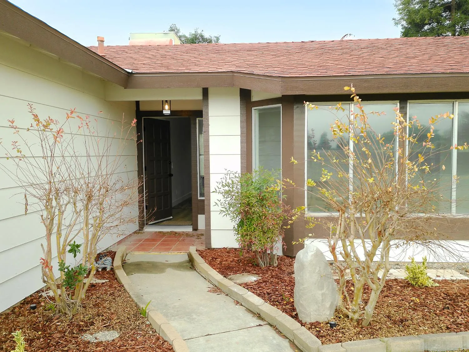 3922 N Dante Ave photo 1