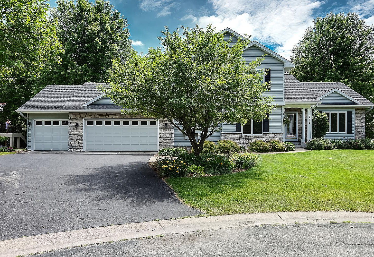 2555 Brinkhaus St, Chaska, MN 55318 Zillow