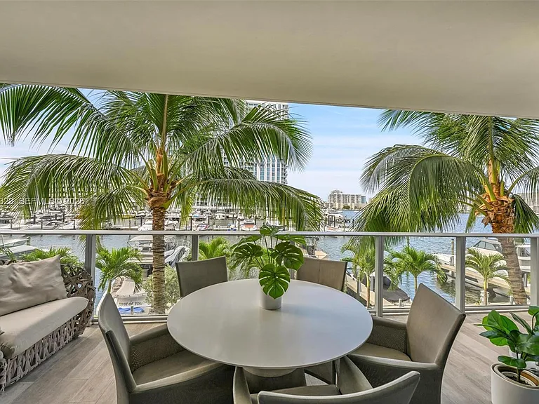 17111 Biscayne Blvd #207 — Photo 21
