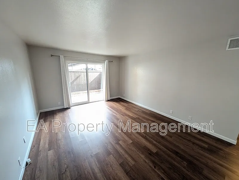 1 bed, 1.0 bath, $1,350 — Photo 3