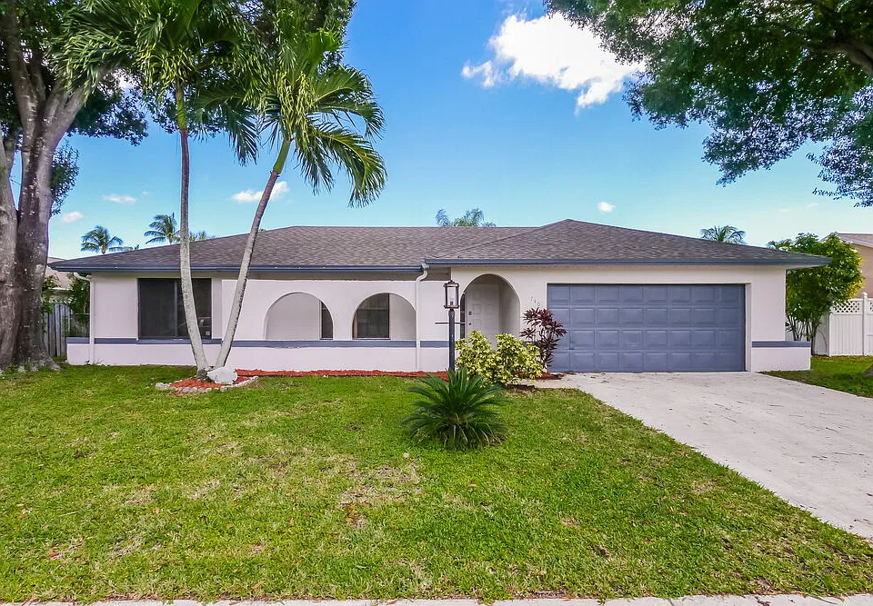 740 NW 41st Way