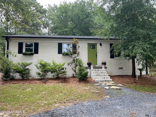 720 N Chapin Road, Aberdeen, NC 28315