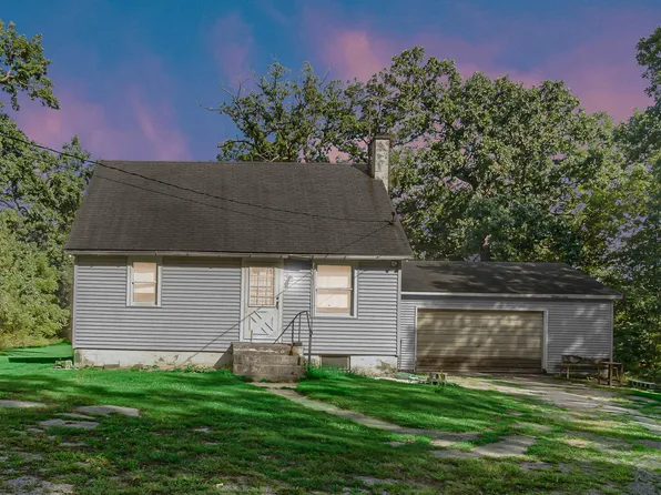 1942 S Colfax St, Griffith, IN 46319