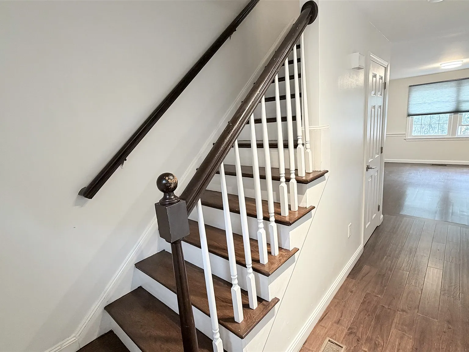 3 bed, 2.5 bath, 2289 sqft, $4,200 — Photo 4