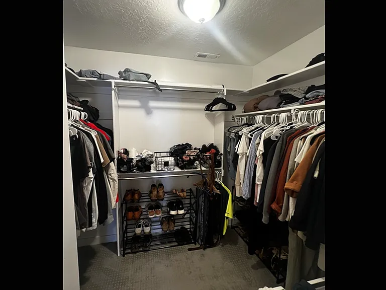 932 W 2840 N — Photo 13