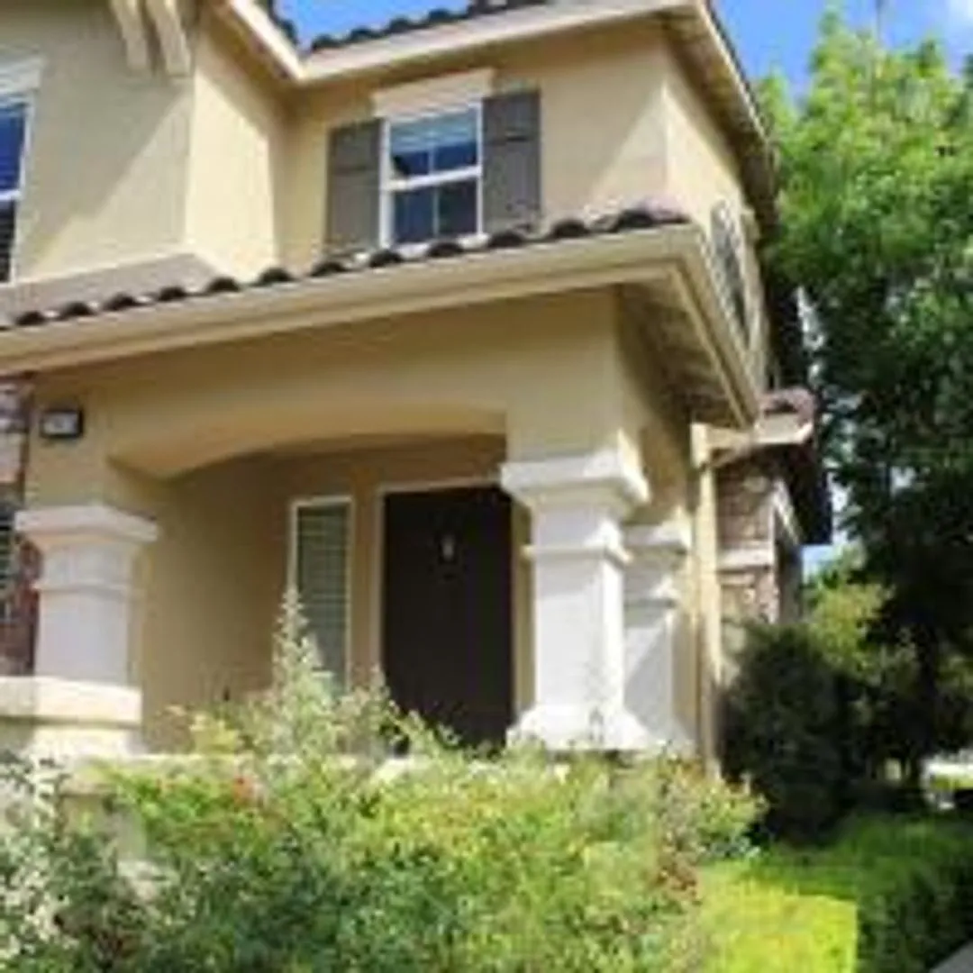 4 Bed townhome in Harveston for Rent — Photo 3