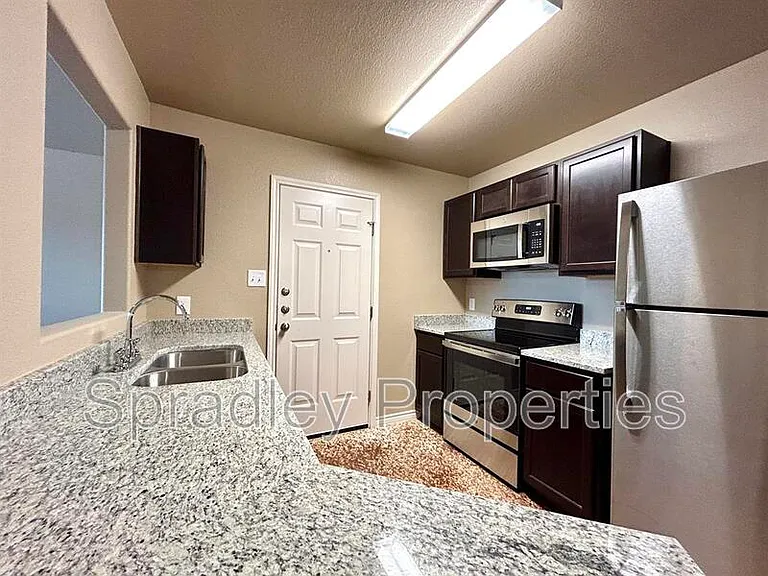 1012A Llano Ct — Photo 3