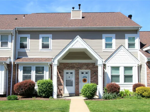 197 Old Village Ln, Bethel Park, PA 15102