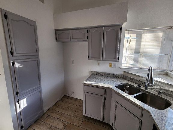 4th image of 10707 Pearl Sands Dr