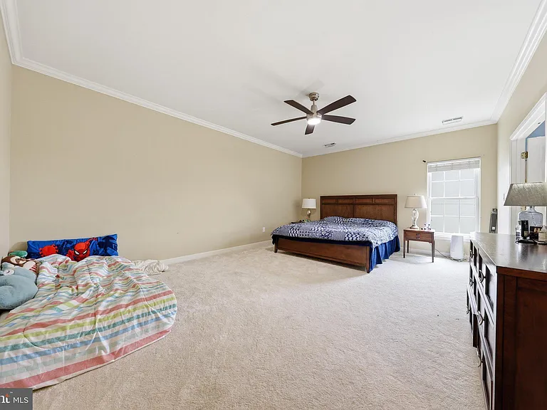 3852 Glasgow Way — Photo 21