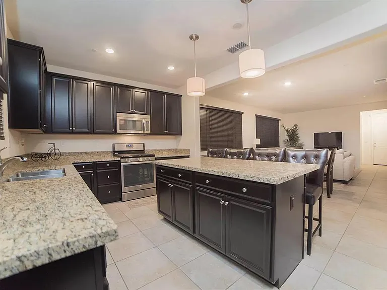 1088 Arrington Dr — Photo 11