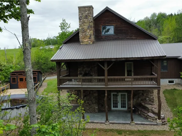 19 Sunset Hill Ln, Wellsboro, PA 16901