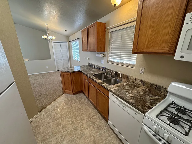 2926 Main St #B — Photo 7