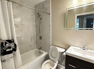916 Jungs Station Rd, Saint Charles, MO 63303