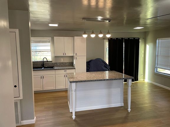4th image of 221 Togo St