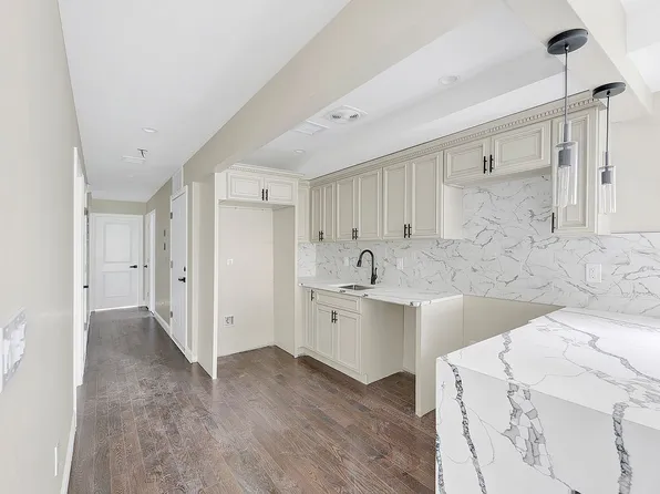 418 38th Bch, Far Rockaway, NY 11691