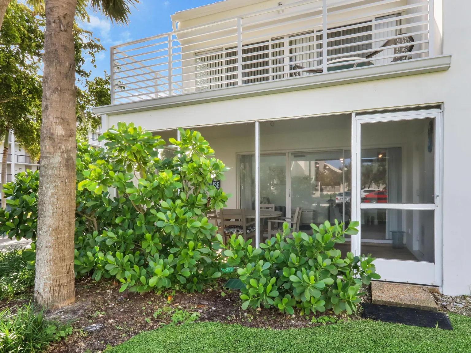 1 bed, 1.0 bath, 713 sqft, $4,000 — Photo 3