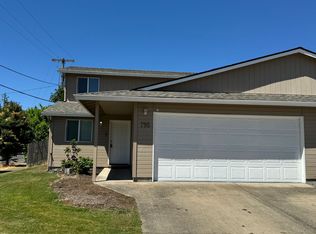 795 Woodland Acres Ln, Eugene, OR 97402