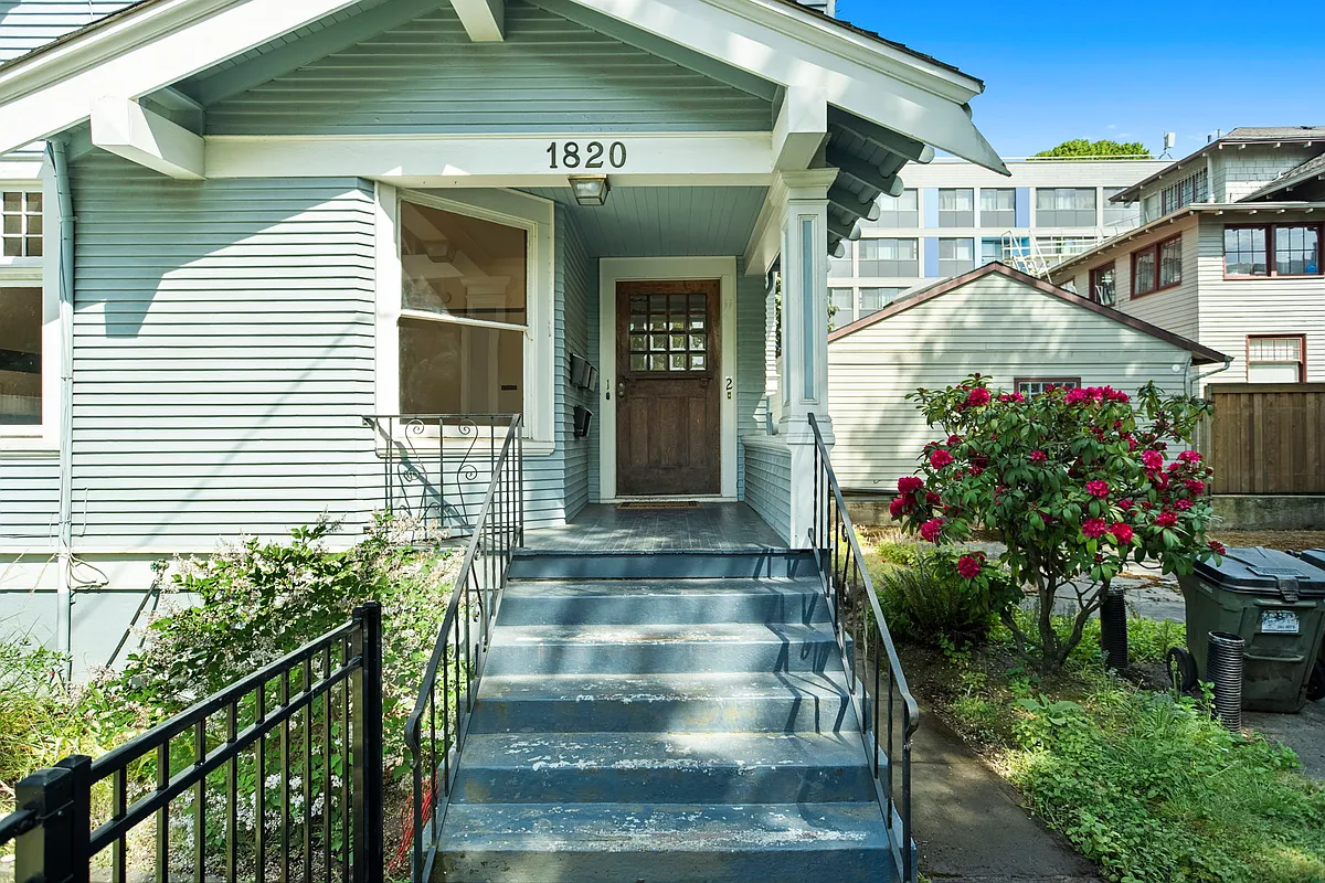 Building Photo - 1820 NE 13th Ave #A