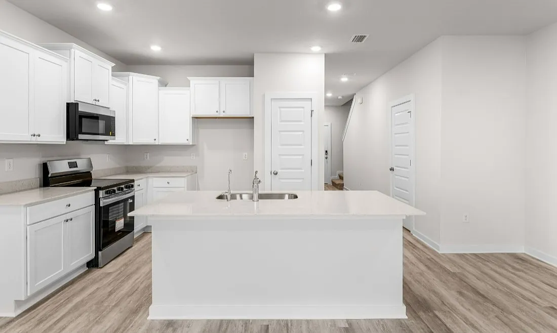 3 bed, 2.5 bath, 1470 sqft, $1,950 — Photo 2