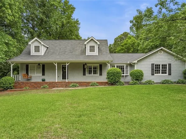 2134 E Cherokee Dr, Woodstock, GA 30188