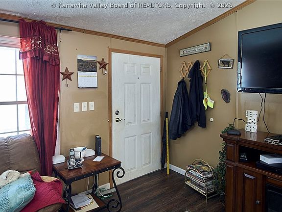 4th image of 571 Robinson Hollow Rd