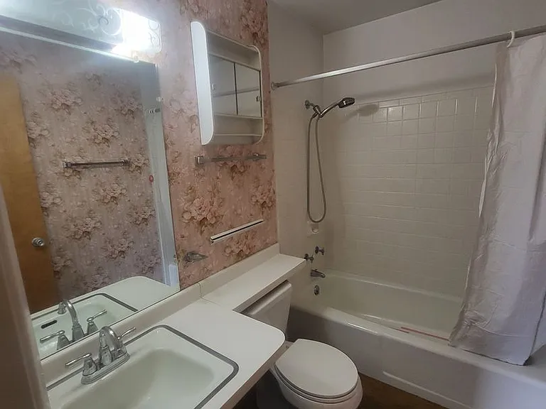 1601 Pennsylvania St NE #Y-2 — Photo 2