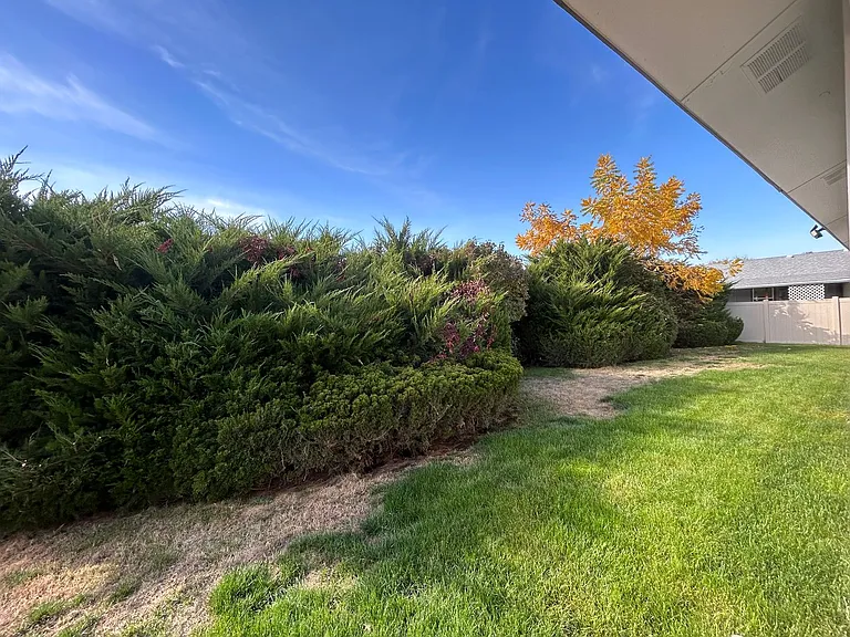 411 N Edgewood Ln — Photo 32