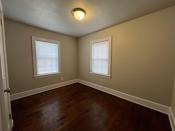 2nd image of 3033 Garden City Blvd SE