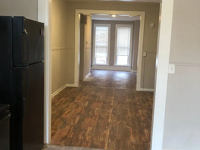 2221 E Preston St — Photo 4