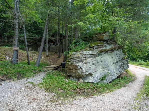 532 Cave Hollow Rd, Campton, KY 41301
