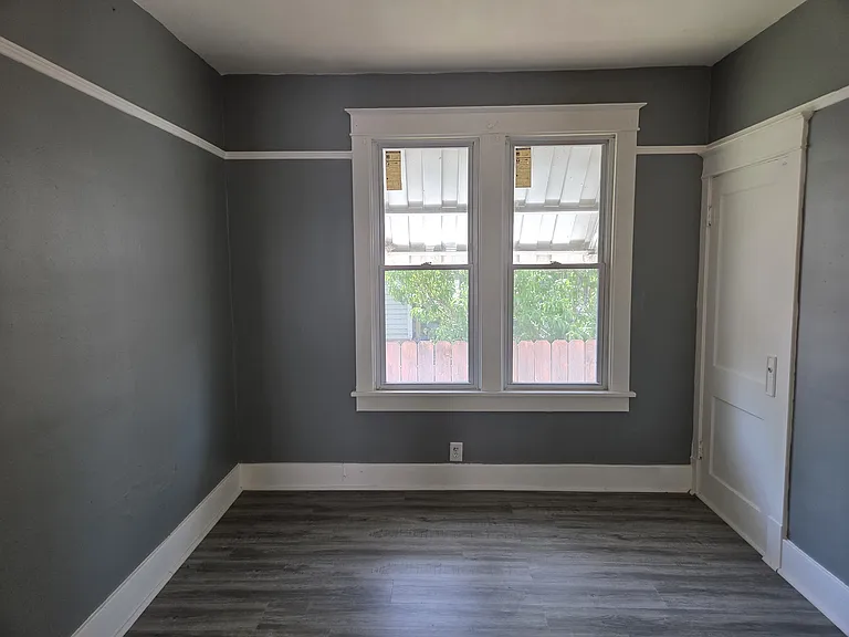 2118 W Clarke Ave #2 — Photo 3