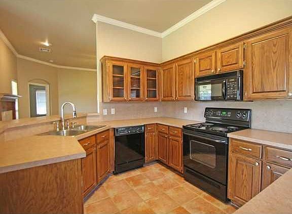 4th image of 4024 Catamaran Dr