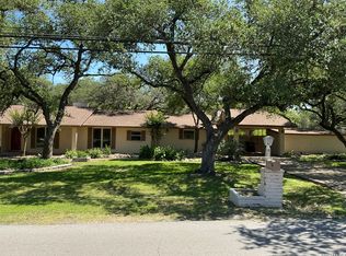 326 Donella Dr, Hollywood Park, TX 78232