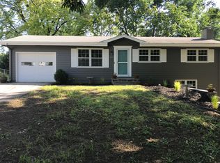 2204 Twin Ridge Dr, Bellevue, NE 68005