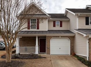 558 Fox Creek Xing, Woodstock, GA