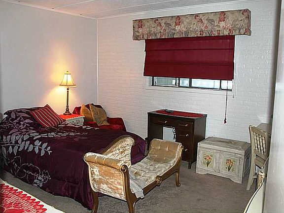 5th image of 143 Hoffman Ave APT 401