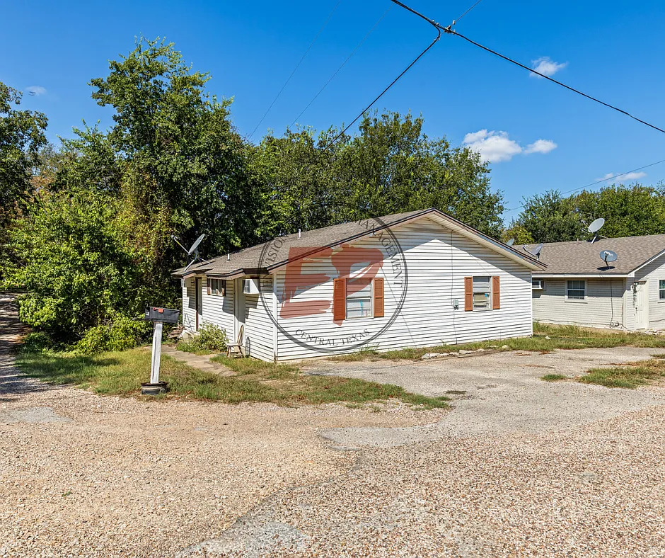 Building Photo - 102 County Road 1605