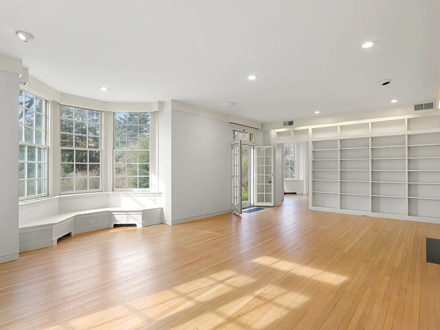 32 Orchard Dr — Photo 3