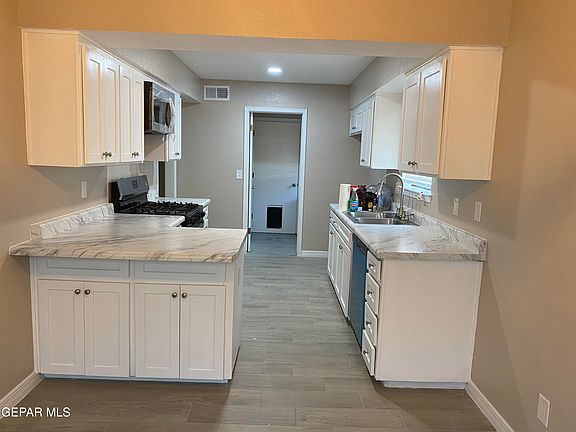 3rd image of 832 Agua Caliente Dr
