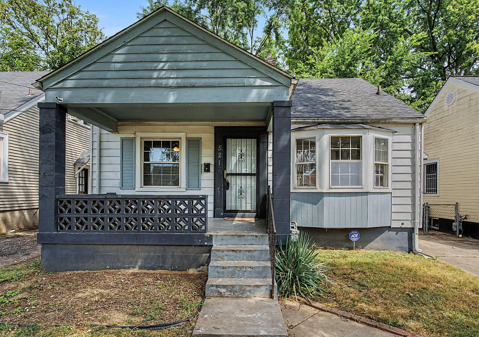 3 Bed/1 Bath Home Close to U of L & Churchill Downs — Photo 2