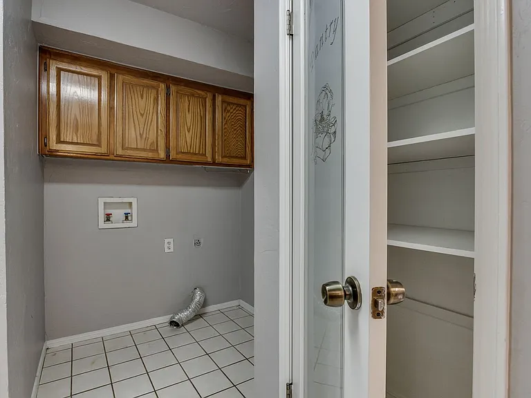 13813 Fairhill Ave — Photo 19
