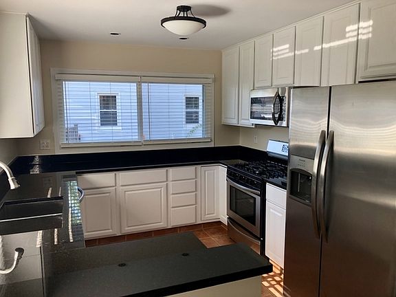 3rd image of 327 Garfield Ave