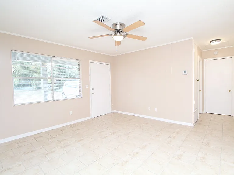 6620 Applegate St — Photo 3